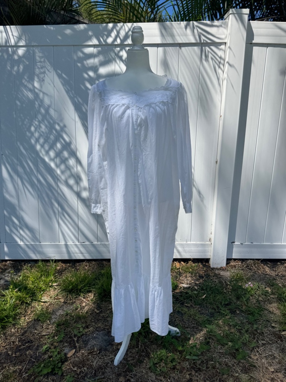 Vintage Eileen West White Eyelet Cotton Nightgown